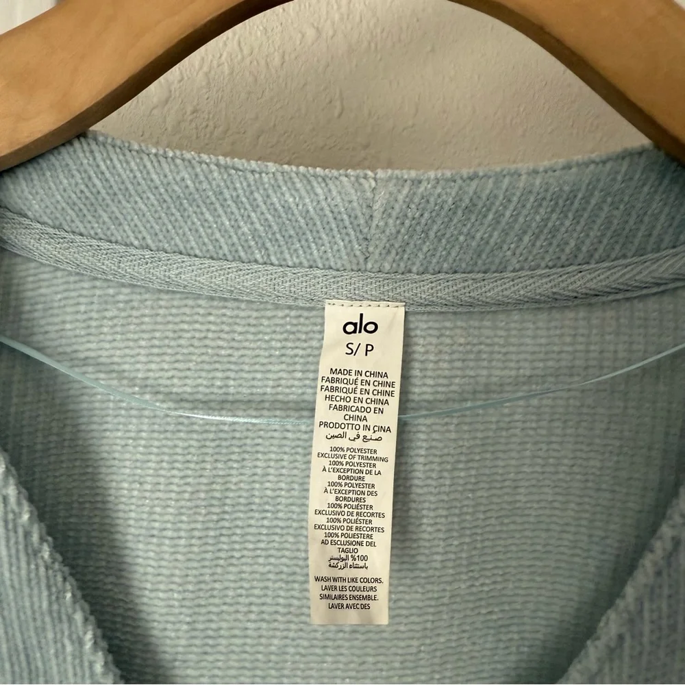 ALO Yoga Cropped V-Neck Button Cardigan in Light Blue